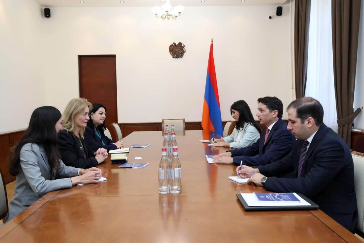 Vahe Hovhannisyan və Niderlandın səfiri ictimai maliyyəsi sahəsində həyata keçirilən islahatlara toxunublar