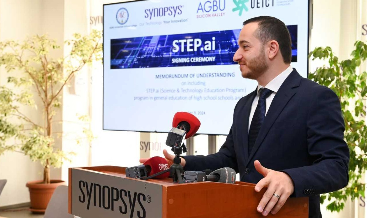 Մխիթար Հայրապետյանը կարևորել է դպրոցներում ԱԲ դասընթացները. STEP.ai ծրագրի ներդրման վերաբերյալ հուշագիր է ստորագրվել