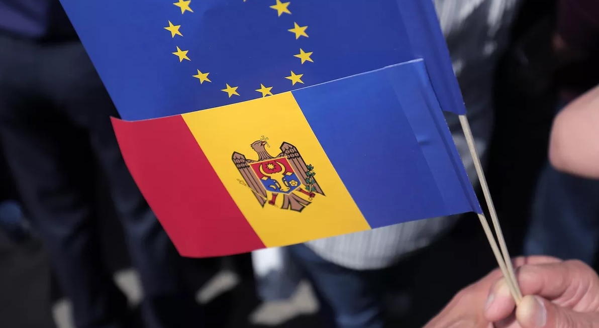 Presidential election and referendum on membership in EU are being held in Moldova