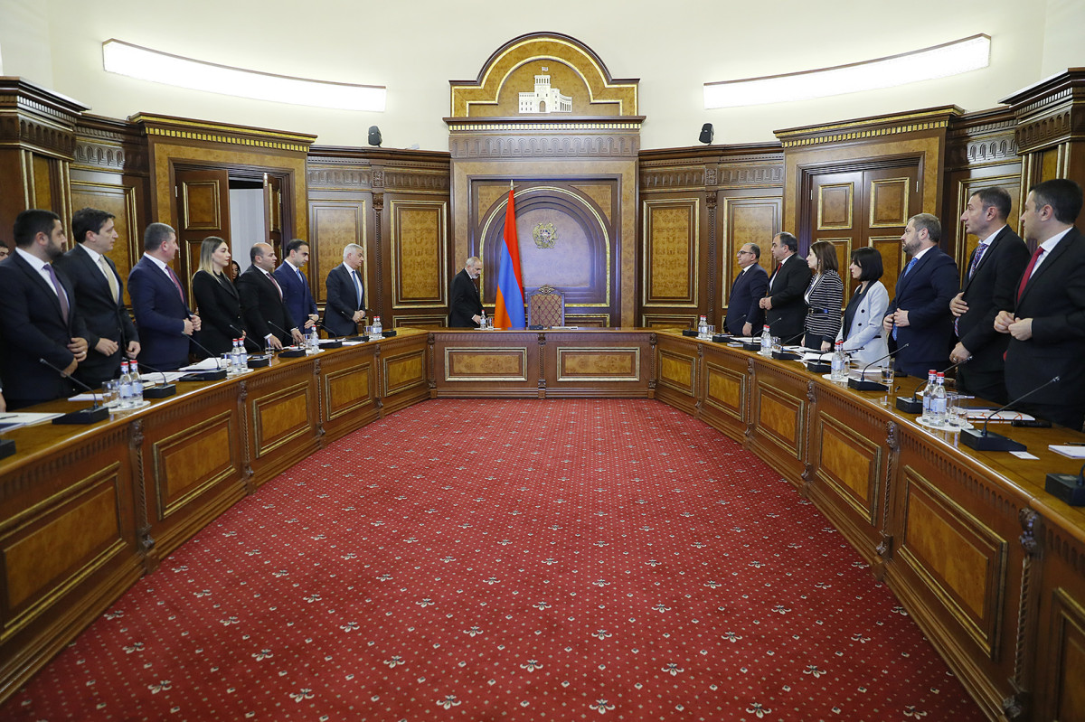 Քննարկվել է «Երևան քաղաքում տեղական ինքնակառավարման մասին» օրենքում և հարակից օրենքներում փոփոխություններ և լրացումներ կատարելու մասին նախագծերի փաթեթը