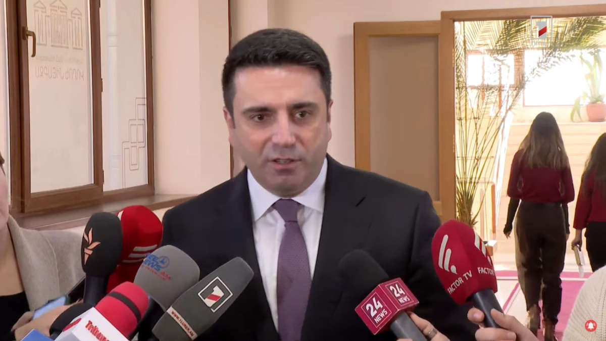 Ալեն Սիմոնյանը՝ իր և Հովիկ Աղազարյանի զրույցի մասին