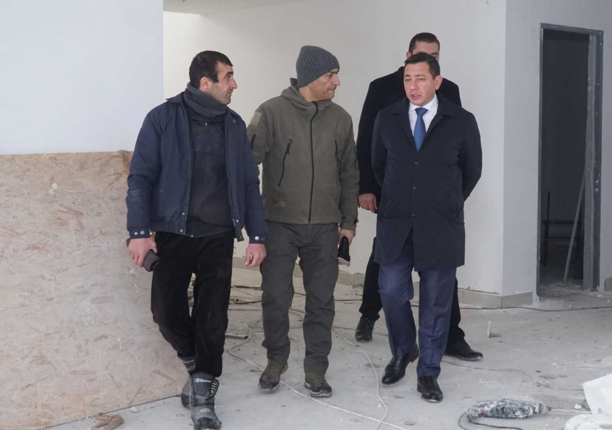 Քաղաքաշինության կոմիտեի նախագահը այցելել է Արեգնադեմի միջնակարգ դպրոցի շինհրապարակ