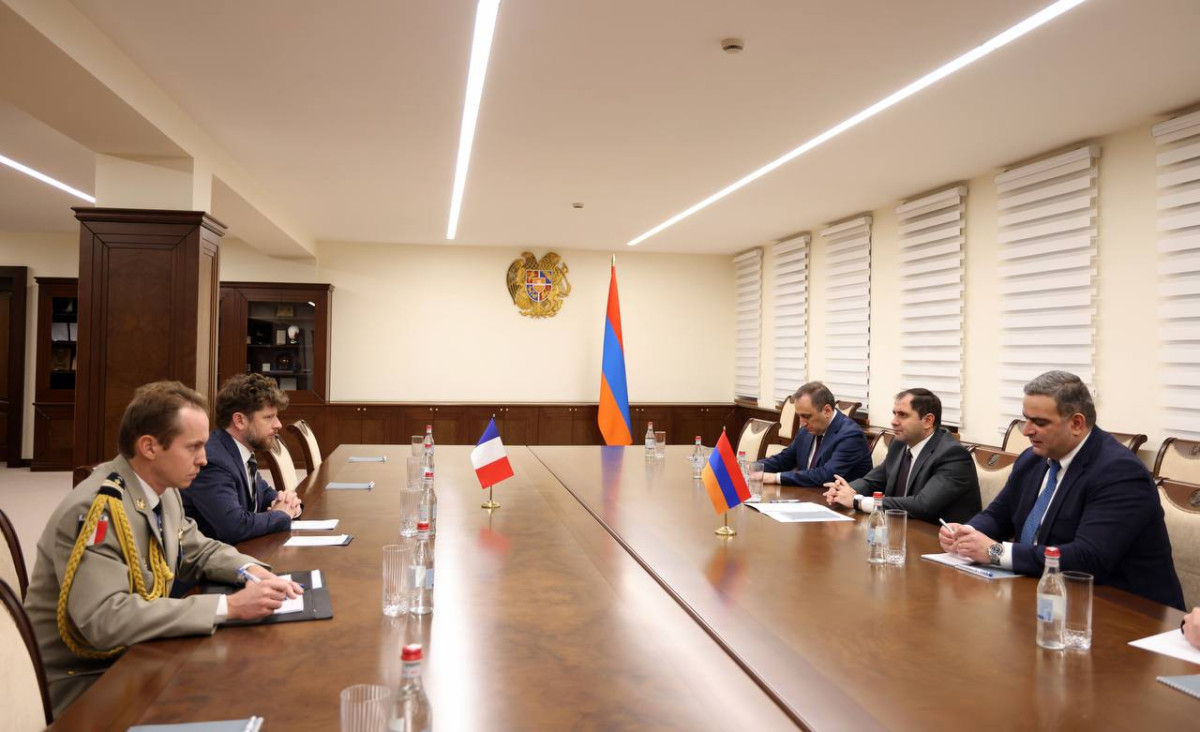 Պապիկյանն ու Դըկոտինյին քննարկել են պաշտպանության բնագավառում Հայաստան-Ֆրանսիա համագործակցության օրակարգային հարցեր