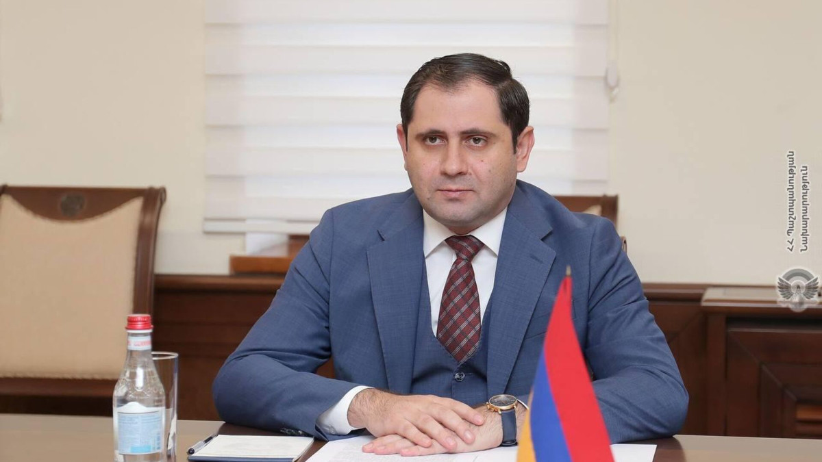 Suren Papikyan left for France on working visit