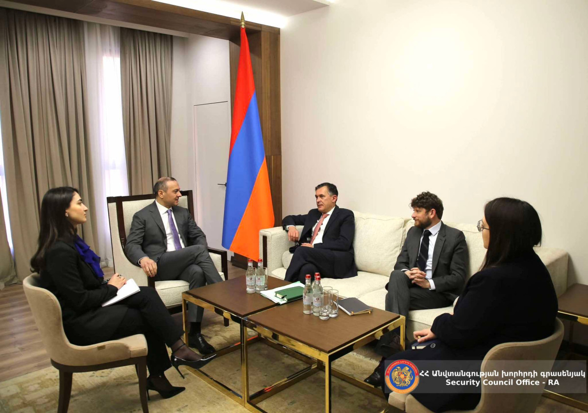 Qriqoryan və Bris Rokfoy regional və beynəlxalq məsələlər ətrafında fikir mübadiləsi aparıblar