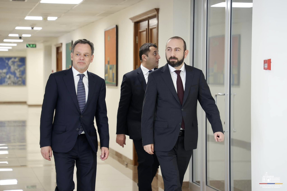 Enlarged meeting of Foreign Ministers of Armenia and Netherlands kicks off