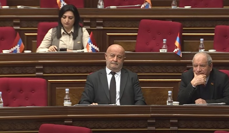 ԱԺ-ում մեկնարկել է Հովիկ Աղազարյանի նկատմամբ քրեական հետապնդում հարուցելուն համաձայնություն տալու մասին միջնորդագրի քննարկումը