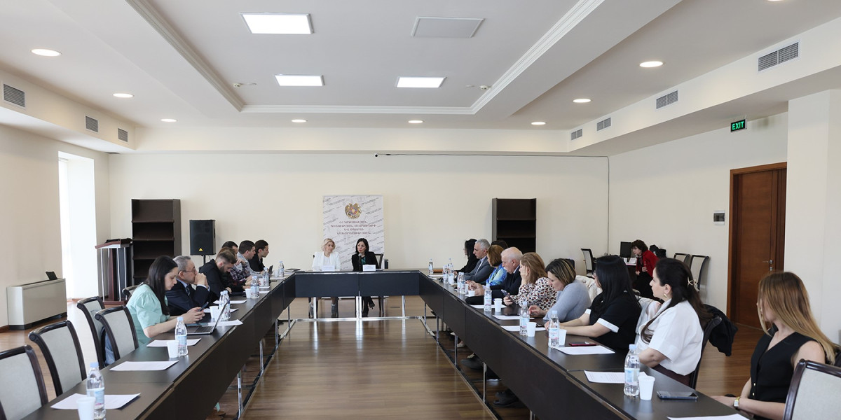Դպրոցների ենթակայության վերաբերյալ օրենսդրական նախագիծը՝ նախարարին կից հասարակական խորհրդի նիստի օրակարգում