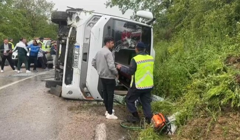 There are deaths and injuries in a passenger bus accident in Turkey