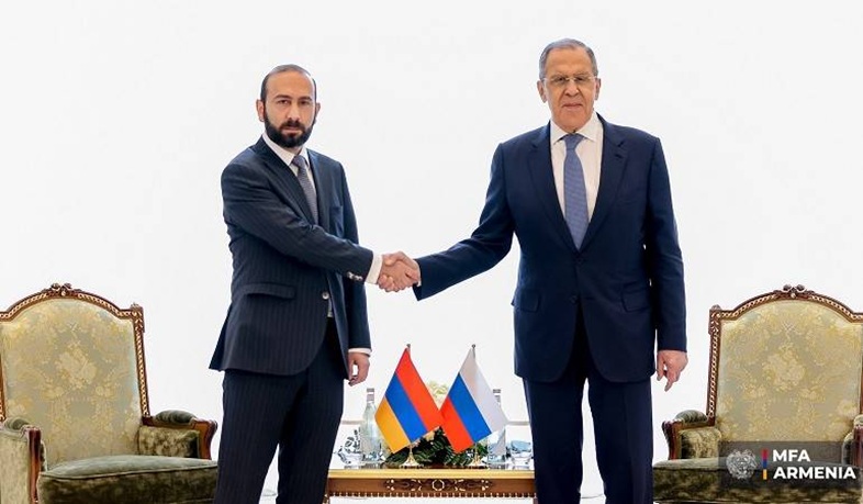 Mirzoyan-Lavrov tête-à-tête meeting begins