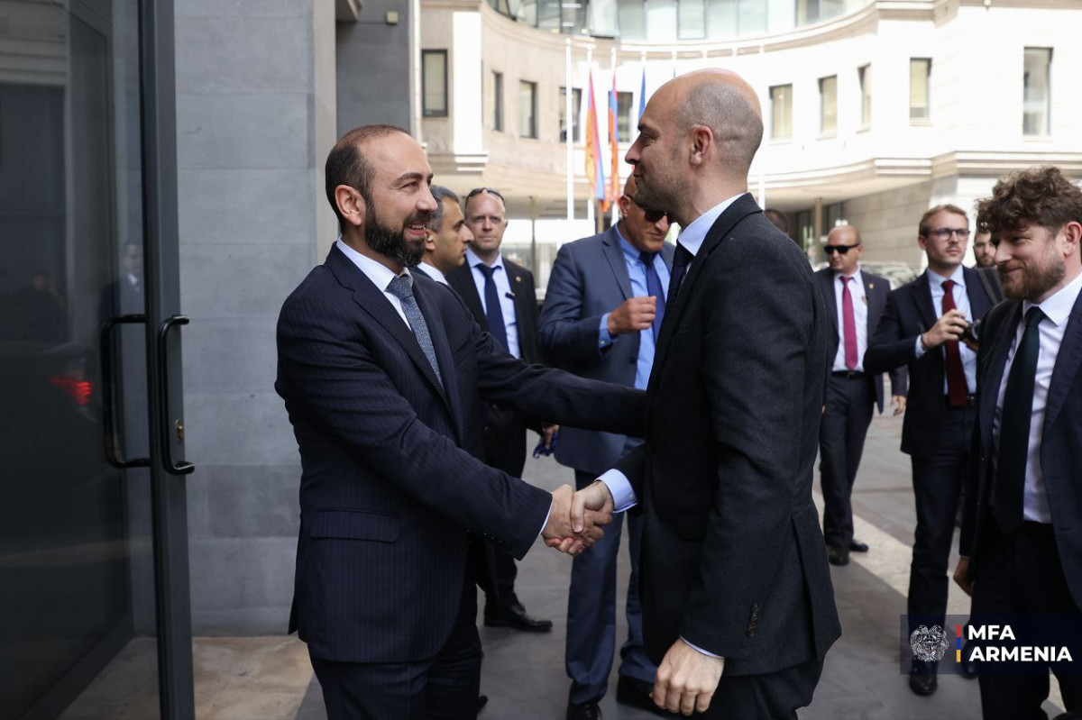 French Foreign Minister's visit to Armenia begins