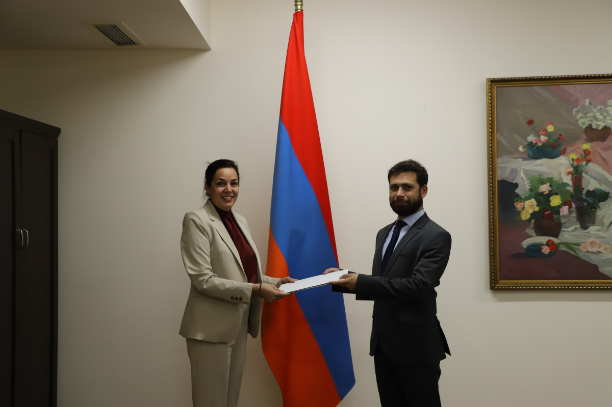 Vahan Kostanyan receives Ambassador of Uruguay