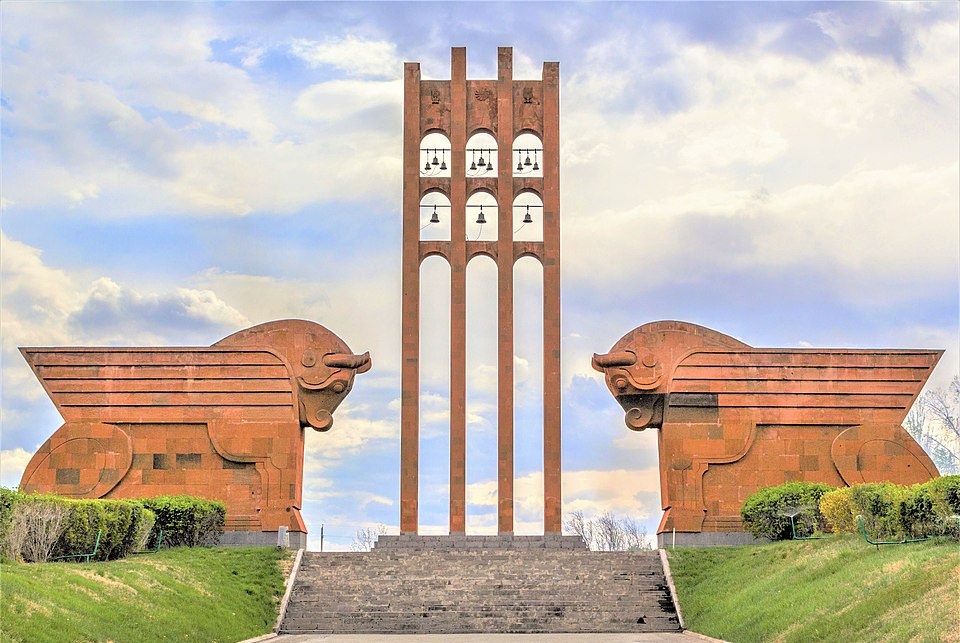 Today, alongside Armenian authorities, we commemorated establishment of First Republic of Armenia: Ambassador Decottignies