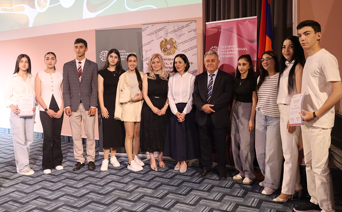 «Հայկական համադպրոցական գիտության փառատոն-2025»-ի հաղթող նախագծերի պարգևատրման արարողությունը՝ ՀՀ ԳԱԱ-ում