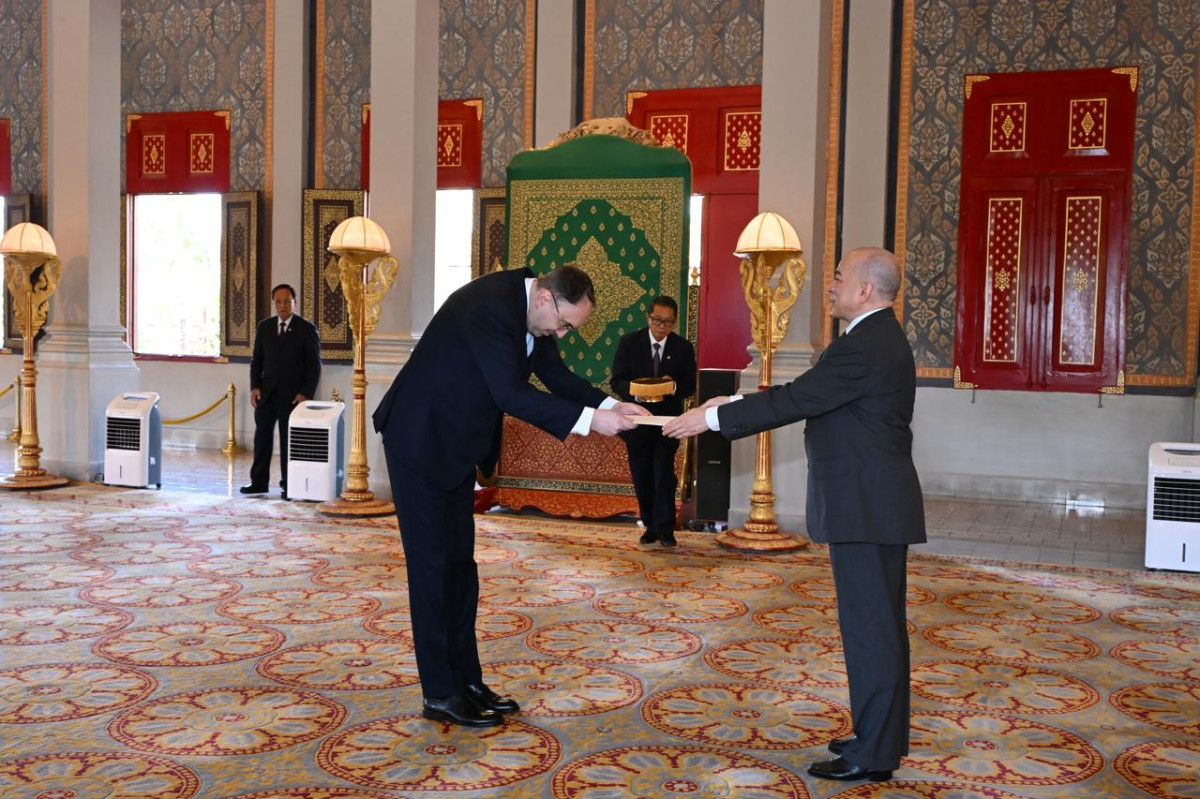 Ambassador Suren Baghdasaryan presented his credentials to King of Cambodia