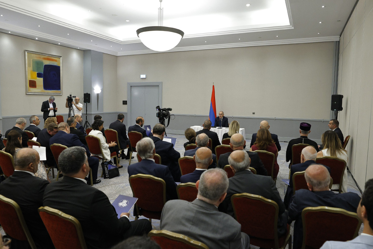 Türkiyədəki erməni icmasının nümayəndələri ilə maraqlı görüşümüz və məhsuldar müzakirəmiz oldu: Nikol Paşinyan
