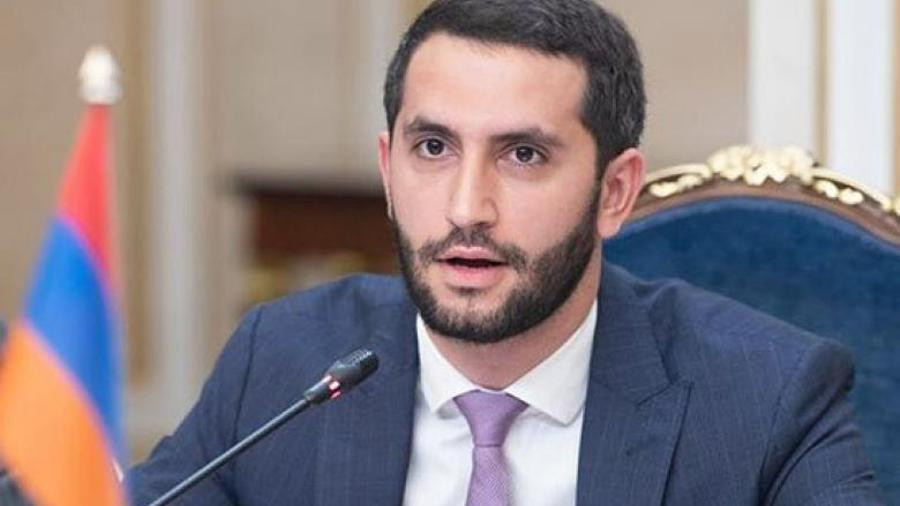 Գերագույն հոգևոր խորհուրդը,Կտրիճ Ներսիսյանի գլխավորությամբ, նույնպես միացավ մարդկանց գյուլլողների ու ավտոբուսներ վառողների պաշտպանության արշավին․ Ռուբեն Ռուբինյան