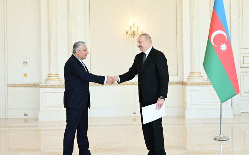 Aliyev received credentials of incoming ambassador of Iran