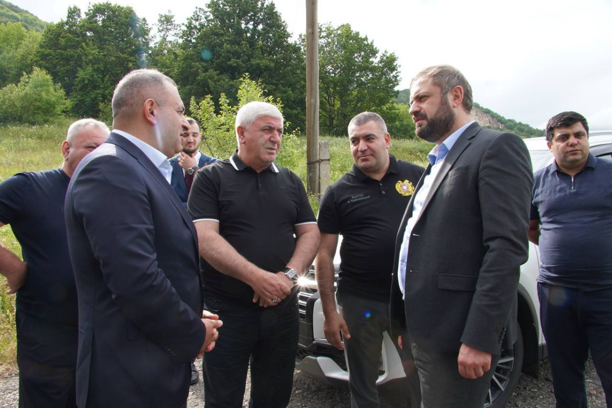 Գևորգ Պապոյանն այցելել է Արզական՝ ծղրիդների դեմ պայքարի միջոցառումների ընթացքին հետևելու նպատակով
