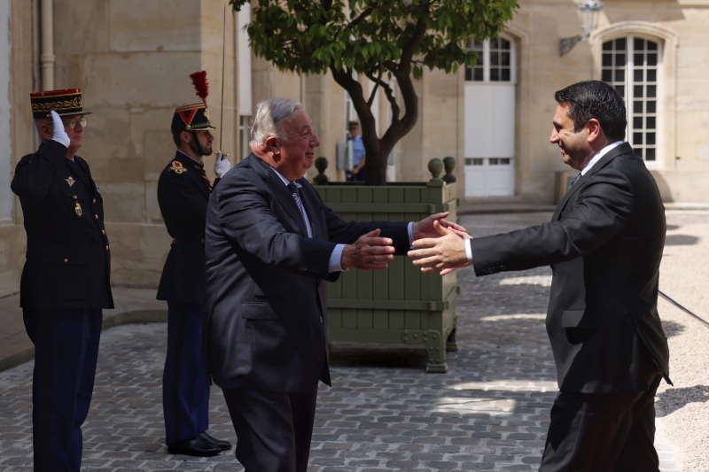 Alen Simonyan meets with President of French Senate