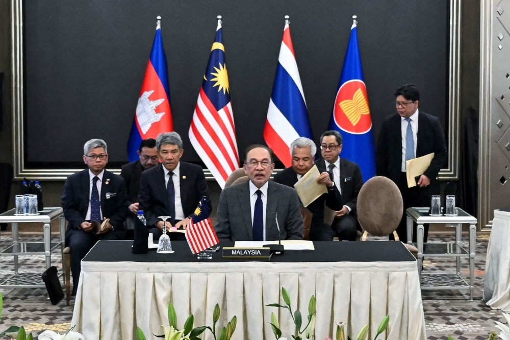 Thailand and Cambodia arrive for ceasefire talks in Malaysia