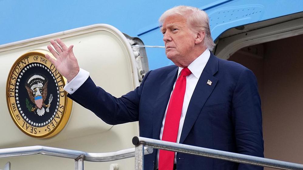Trump approval rating sinks to 40%, the lowest of his term: Reuters
