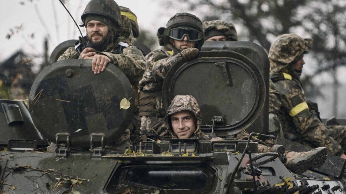 Russia, Ukraine reports fierce battles in strategic areas of Donetsk
