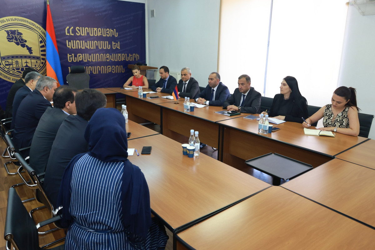 Քննարկվել են «Իրան-Հայաստան 400 կՎ էլեկտրահաղորդման օդային գծի և համապատասխան ենթակայանի կառուցում» և «Գազ էլեկտրաէներգիայի դիմաց» ծրագրերին վերաբերող հարցեր