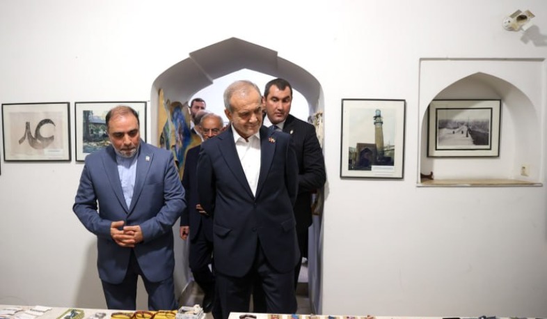 Իրանի նախագահն այցելել է Երևանի Կապույտ մզկիթ
