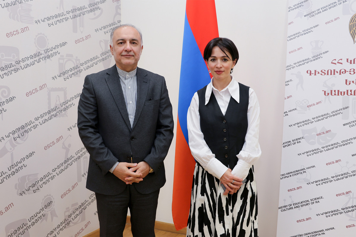 Իրանի նախագահի՝ ՀՀ այցի ընթացքում ստորագրված փաստաթղթերը կնպաստեն արվեստի, մշակութային ժառանգության, զբոսաշրջության ոլորտներում գործակցության զարգացմանը. ԿԳՄՍ նախարարը՝ ԻԻՀ դեսպանին