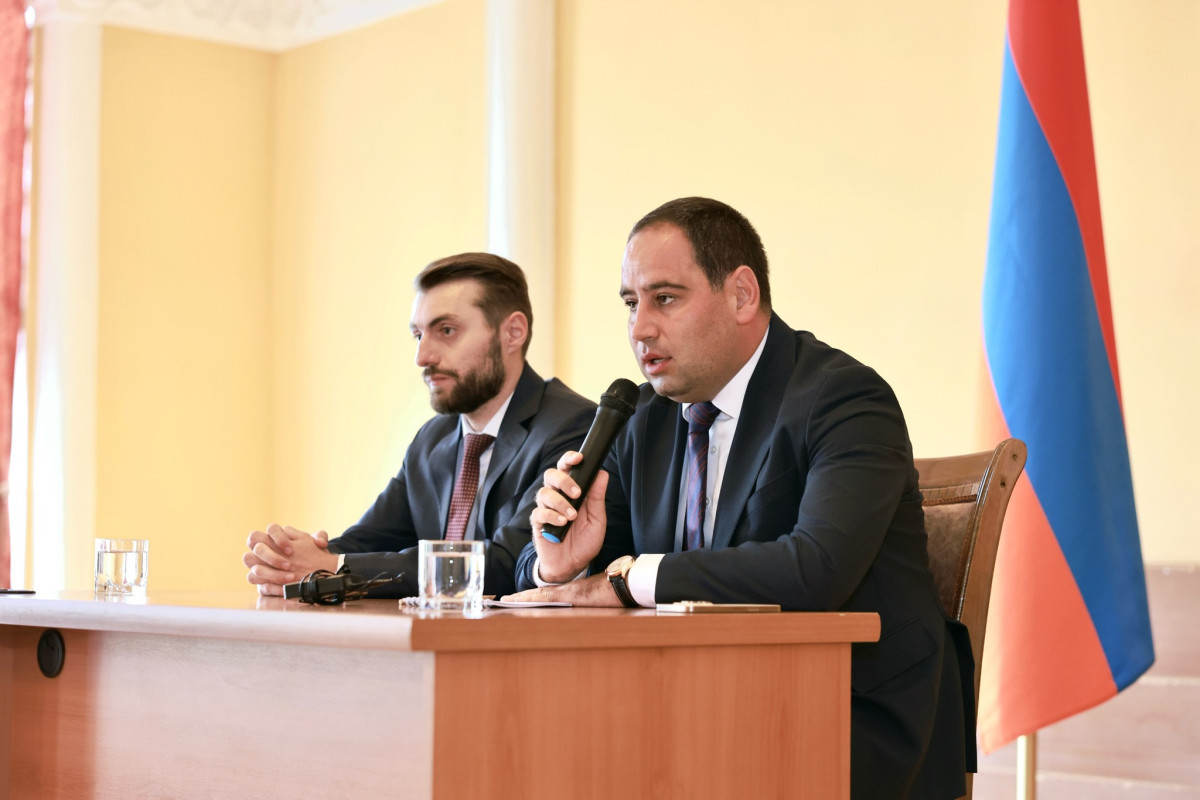 ՏԿԵ նախարարը Լոռու մարզպետի աշխատակազմին է ներկայացրել նորանշանակ մարզպետին