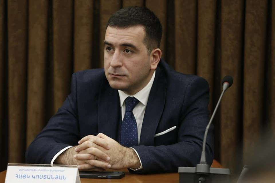 Պնդումները, թե  քաղաքապետարանը 150 միլիոն դրամ է վատնել նիստերի դահլիճի վերանորոգման համար, չեն համապատասխանում իրականությանը․ Կոստանյան