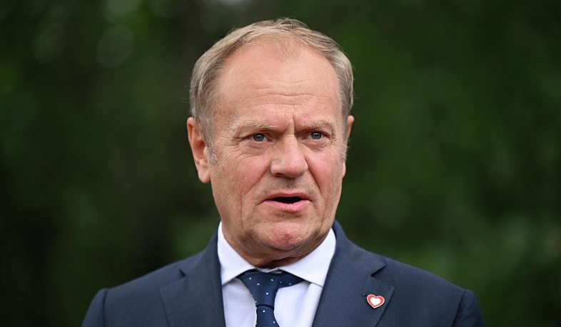 Tusk bəyan edib ki, Polşanın hava məkanında PUA-lar vurulub