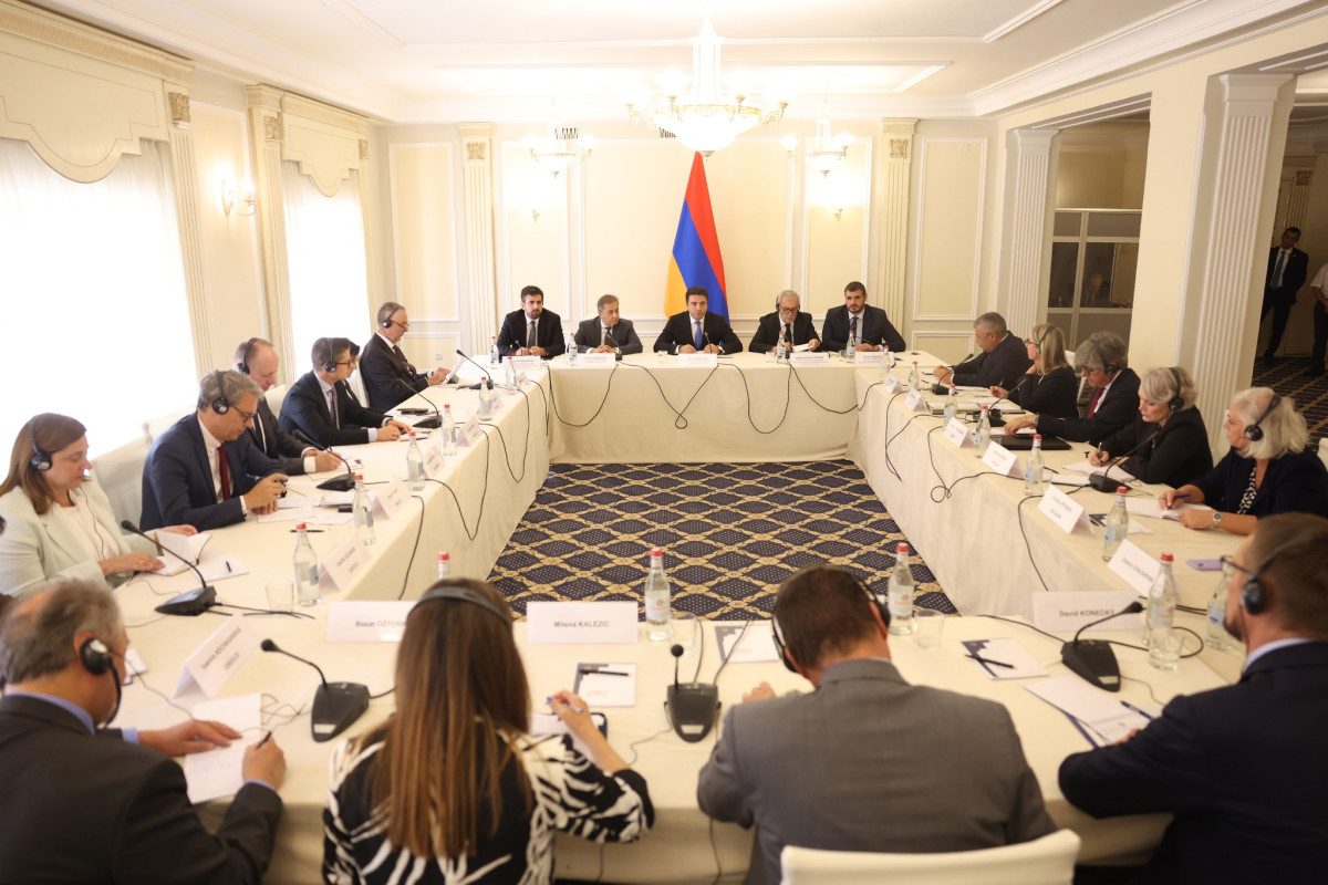 Քննարկվել է գործընկերության ընթացիկ վիճակը. Ալեն Սիմոնյանն ընդունել է ՆԱՏՕ-ում հավատարմագրված դեսպաններին