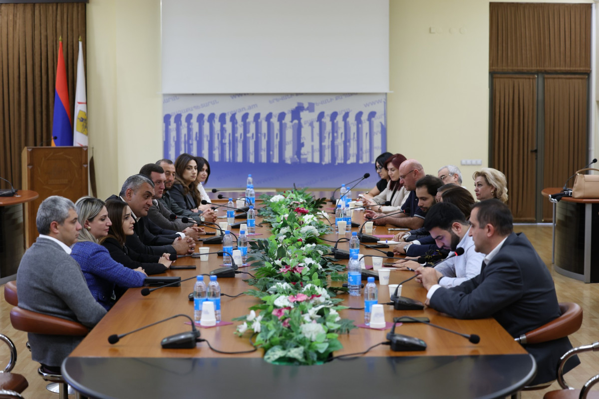 Հանդիպել են Երևանի և Գյումրու ավագանիների «Քաղաքացիական պայմանագիր» խմբակցությունների ներկայացուցիչները