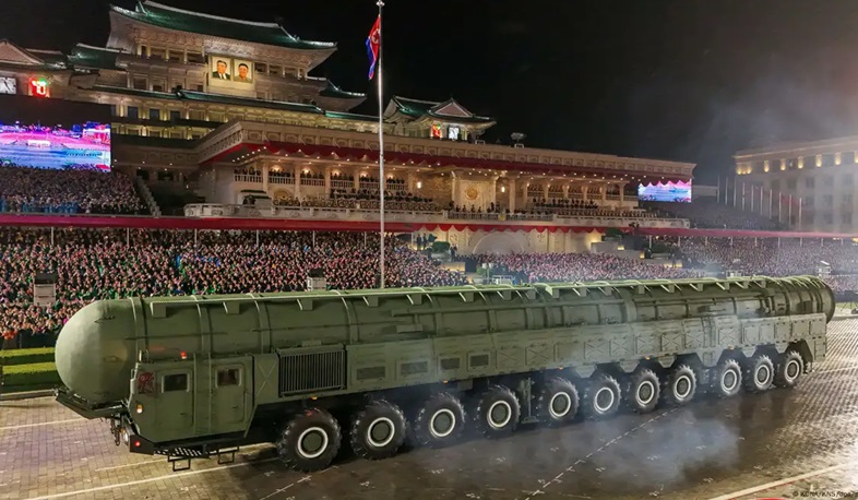КНДР впервые показала новую межконтинентальную ракету