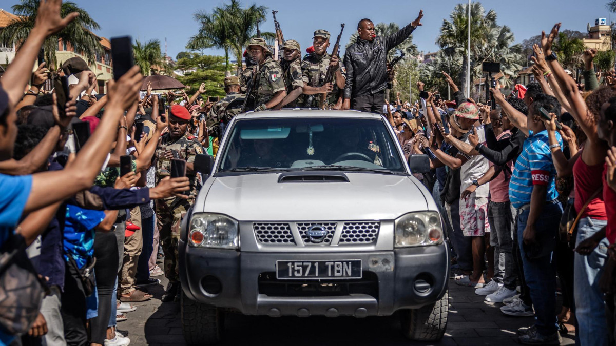 Military appears on stage as Madagascar protesters demand Rajoelina’s resignation