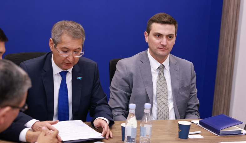 Qazaxıstan-Türkmənistan-İran-Ermənistan logistika marşrutunun inkişaf perspektivlərinə dair dəyirmi masa müzakirəsi keçirilib