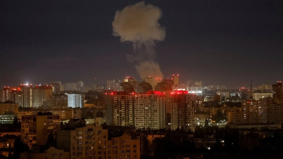 Российские войска нанесли удар по Киеву баллистическими ракетами