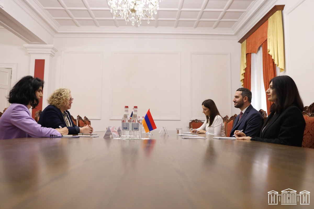 Ruben Rubinyan meets with newly appointed Ambassador of the United Kingdom to Armenia