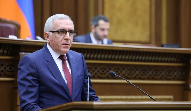 Նախագծով առաջարկվում է հետաձգել պետական սահմանի ցամաքային անցման կետերում վճարվող հարկերի և պետական տուրքի վճարումները