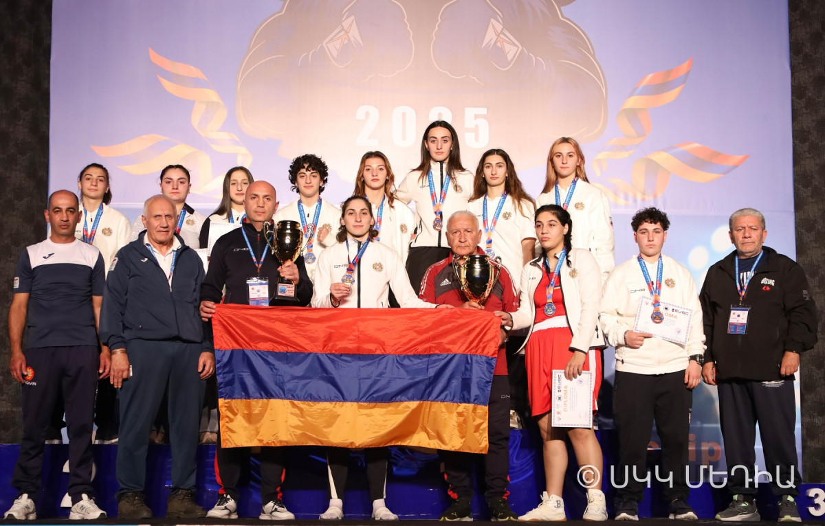 7 ոսկե, 17 արծաթե և 15 բրոնզե մեդալ՝ բռնցքամարտի մինչև 23 տարեկանների և երիտասարդների Եվրոպայի առաջնություններում