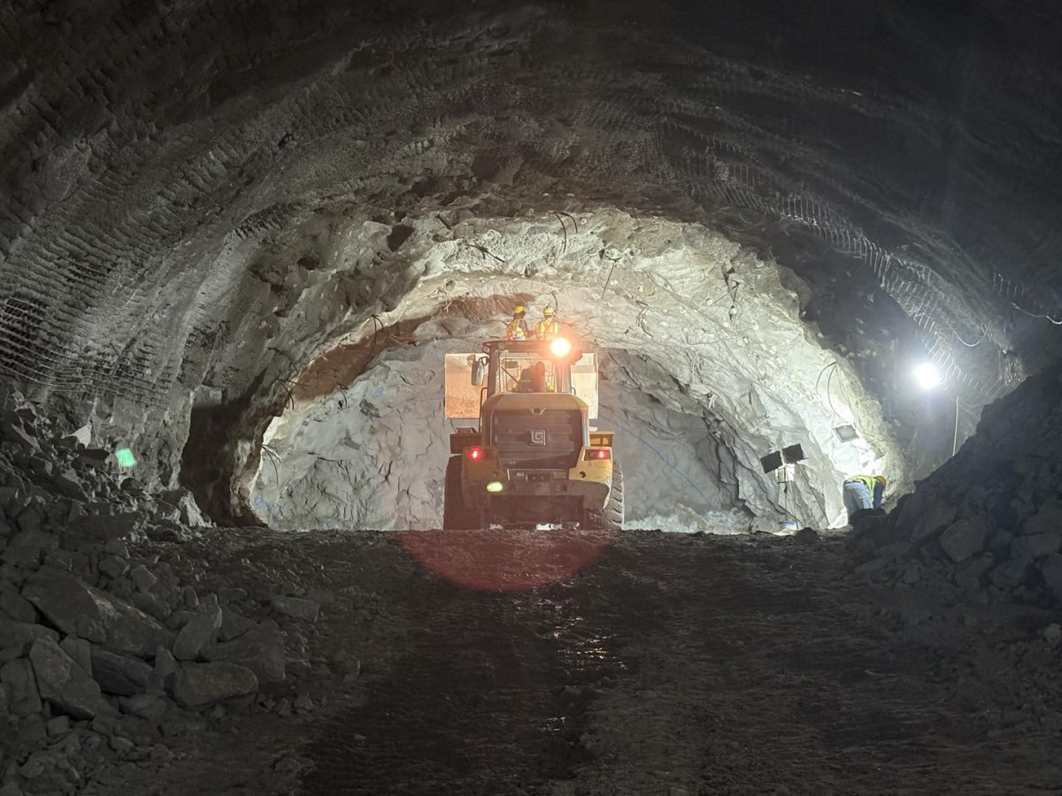 Քաջարան-Ագարակ հատվածի թունելում կատարվում են ամրանավորման, անվտանգության խորշերի կառուցման և այլ աշխատանքներ