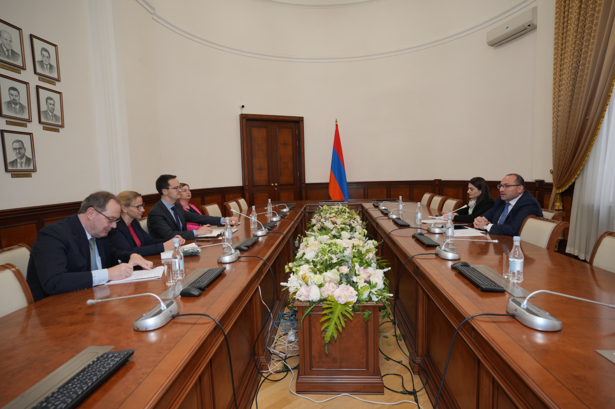 Վերականգնման վարկերի բանկի տարածաշրջանային տնօրենի հետ քննարկվել են ջրային, էներգետիկ ոլորտներում իրականացվող ծրագրերը