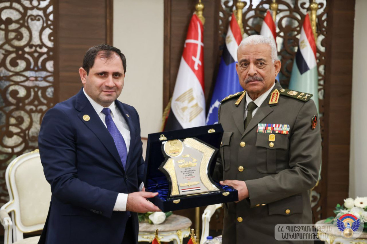 Suren Papikyan discussed cooperation opportunities in defense sector with his Egyptian counterpart