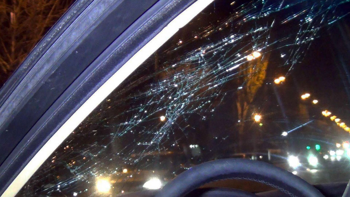 Երևան-Գյումրի ճանապարհին ավտոմեքենան բախվել է արգելապատնեշին և կողաշրջվել. կան տուժածներ