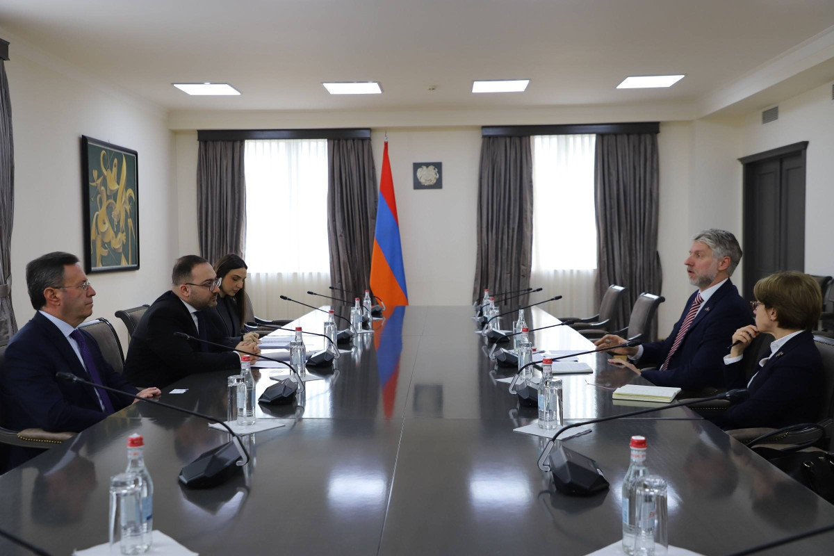 Դավիթ Կարապետյանը և Լատվիայի դեսպանն անդրադարձել են ՀՀ-ԵՄ վիզաների ազատականացման երկխոսությանը