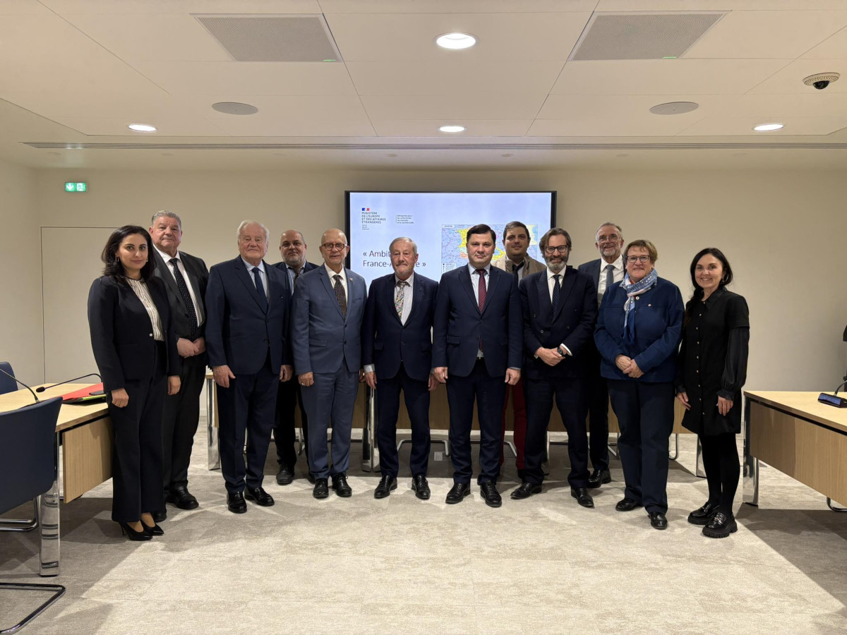 Səfir Xaçatryan Fransa Senatında Ermənistan-Fransa tərəfdaşlığının inkişafını müzakirə etdi