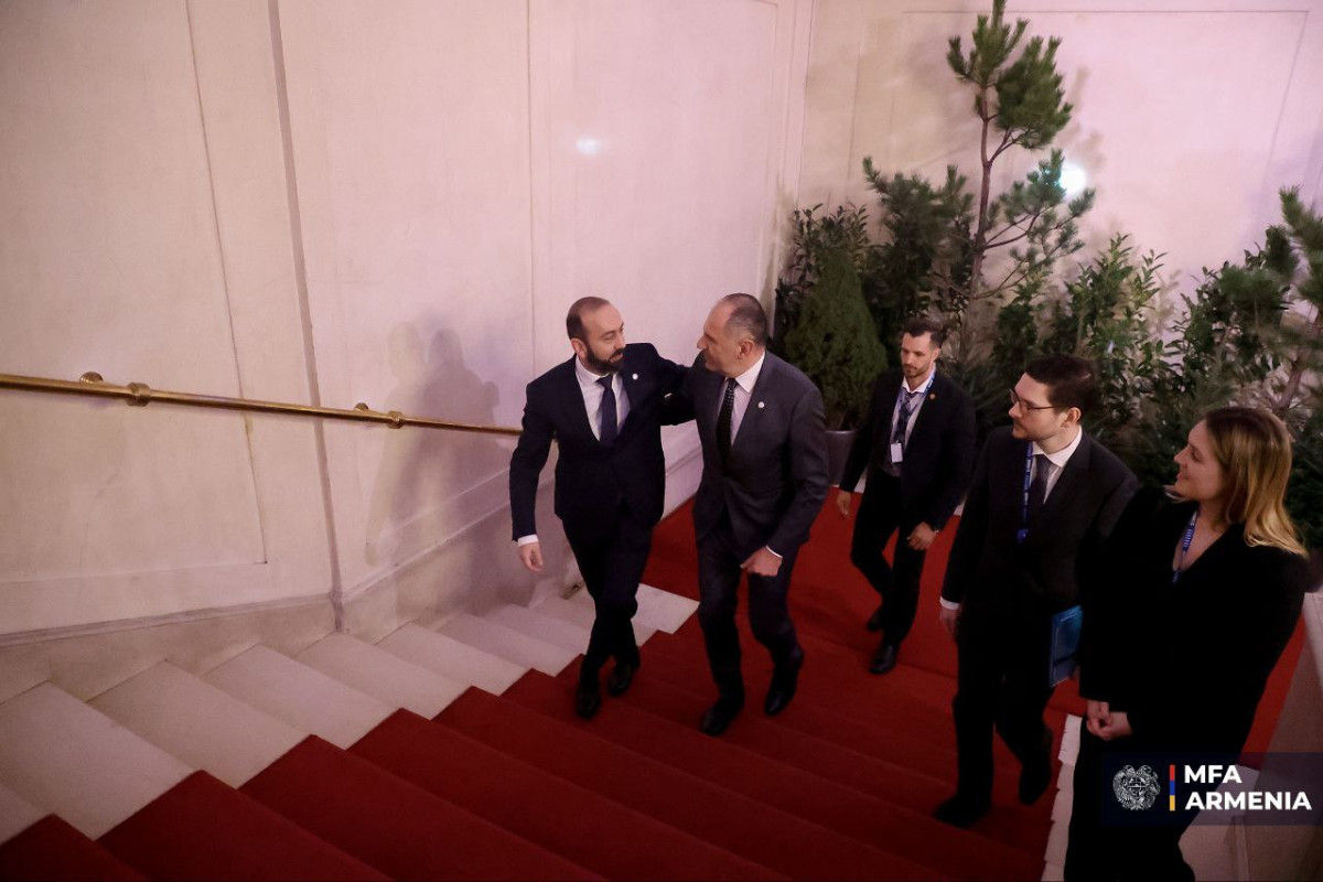 Mirzoyan ATƏT Nazirlər Konfransında həmkarları ilə görüşüb