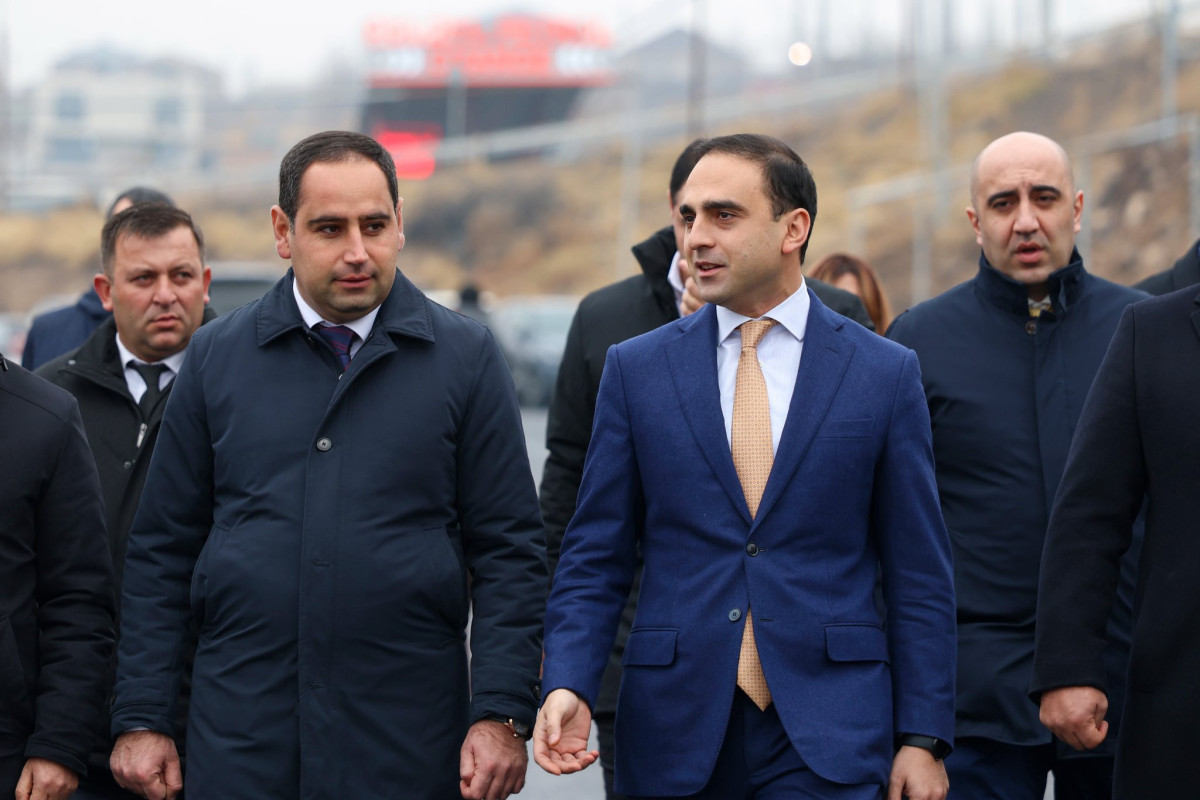 Դավիթ Խուդաթյանի հետ ծանոթացել ենք «Կորեայի ձոր» կոչվող ճանապարհահատվածի հիմնանորոգման աշխատանքների ընթացքին. Ավինյան